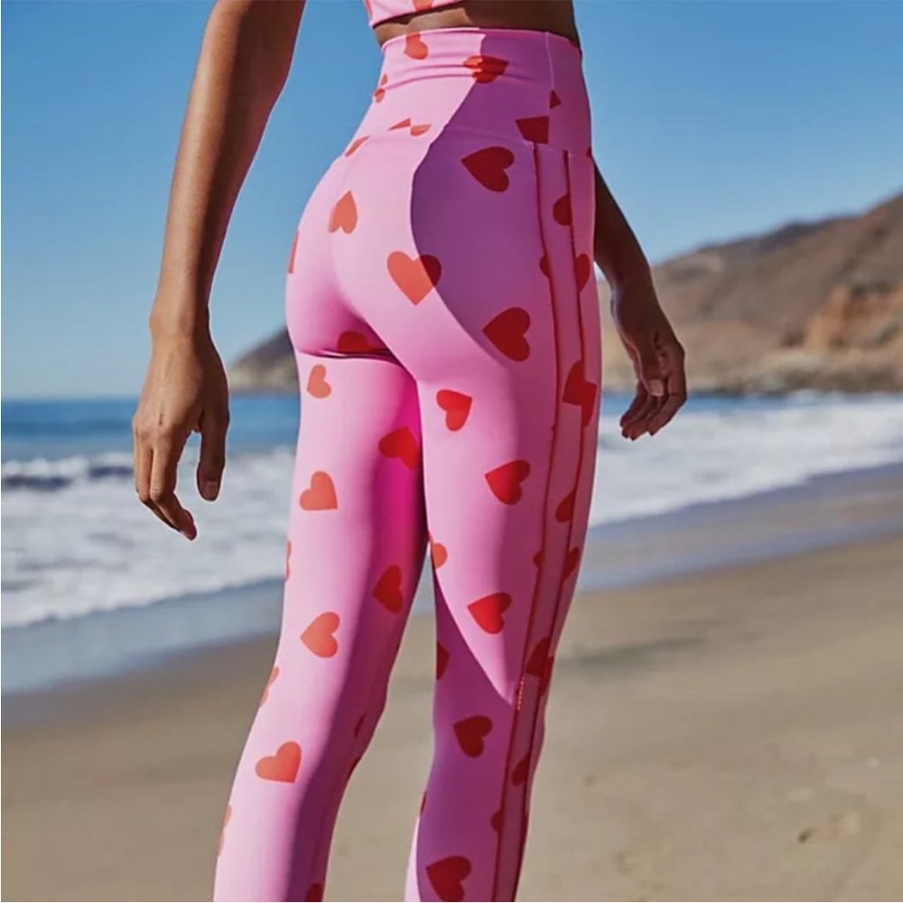 Beach Riot Kat Heart Leggings Size M